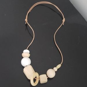 NWOT Unique Handmade Wooden Necklace